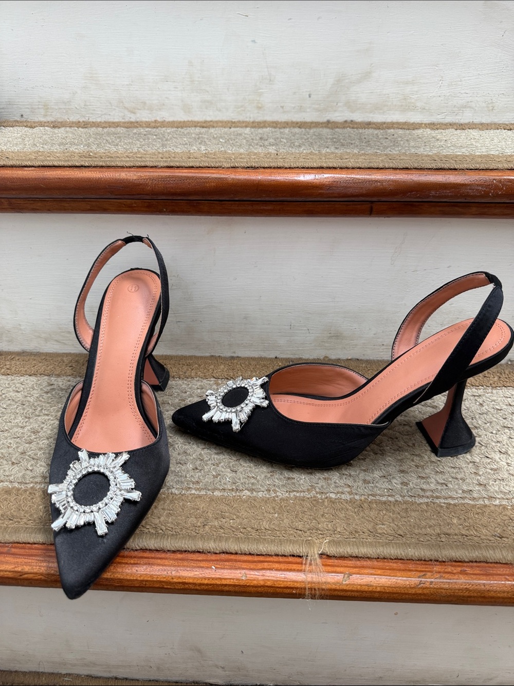 Elegant Black Pointed Slingback Heels with Crystal Medallion - Picture 2 of 11